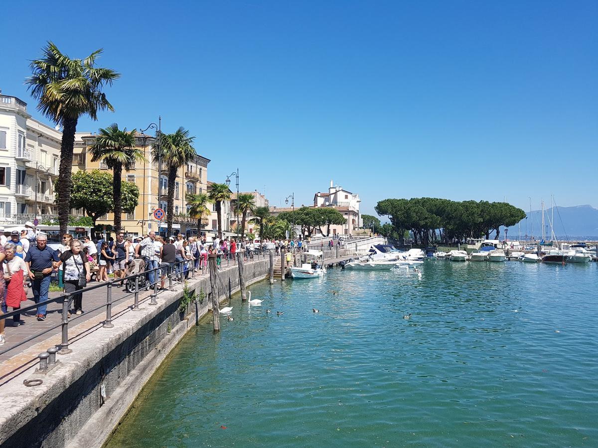 Garda Diamant Bed & Breakfast Desenzano del Garda Exterior photo